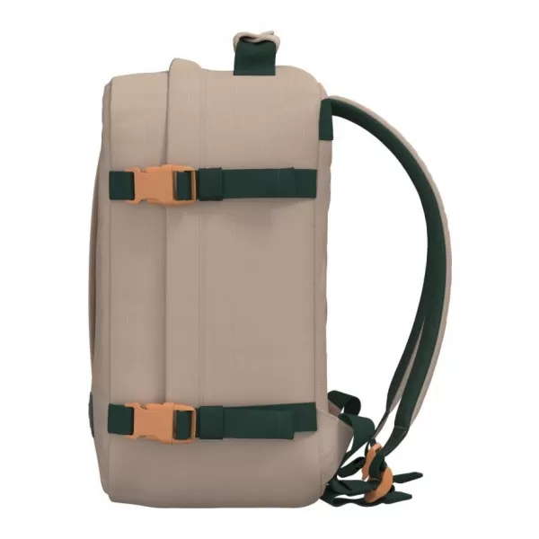  Hátizsák CABINZERO CLASSIC 28L HAGYMÁS HOMOK 