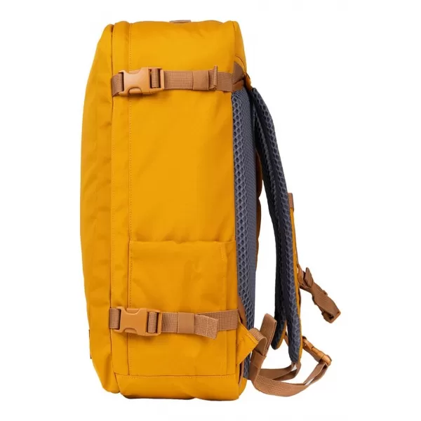  Hátizsák CABINZERO CLASSIC PLUS 42L NARANCSOS HIDEG 