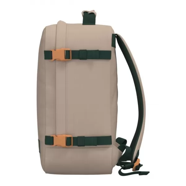  Hátizsák CABINZERO CLASSIC 36L HAGYMÁS HOMOK 