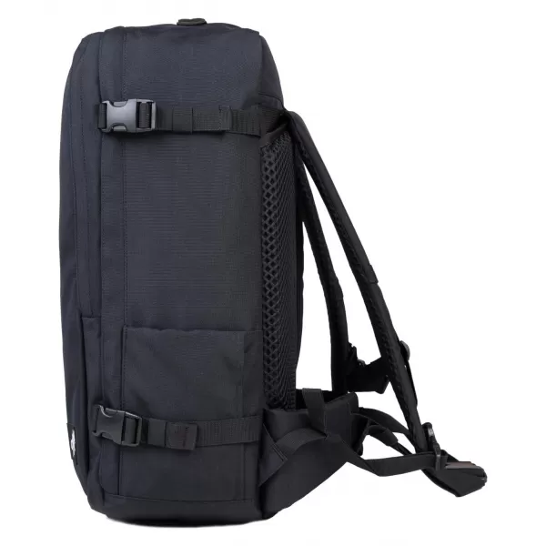  Hátizsák CABINZERO CLASSIC PRO 42L TELJESEN FEKETE 