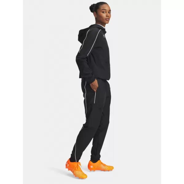  Női sportnadrág UNDER ARMOUR UA W CHALLENGER WARMUP PANTS 6004076-001 FEKETE 