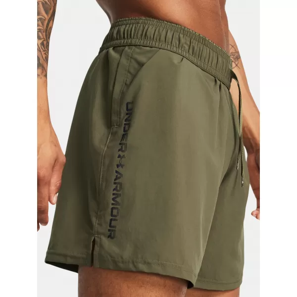  Férfi rövidnadrág UNDER ARMOUR UA WOVEN WDMK SHORTS 1383356-390 ZÖLD 