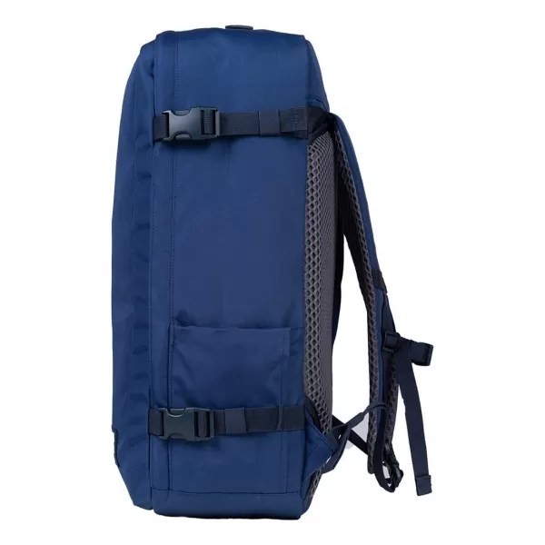 Hátizsák CABINZERO CLASSIC PLUS 42L SZOKÁSOK 