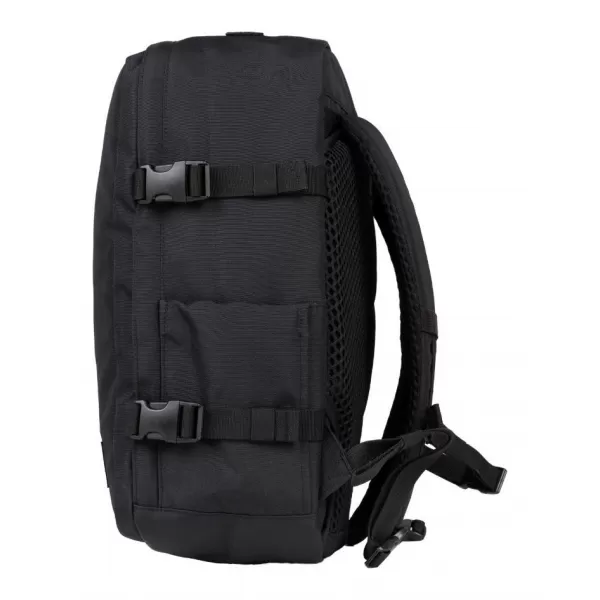  Hátizsák CABINZERO CLASSIC PLUS 32L TELJESEN FEKETE 
