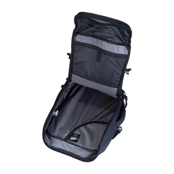  Hátizsák CABINZERO ADVENTURE 32L TELJESEN FEKETE 