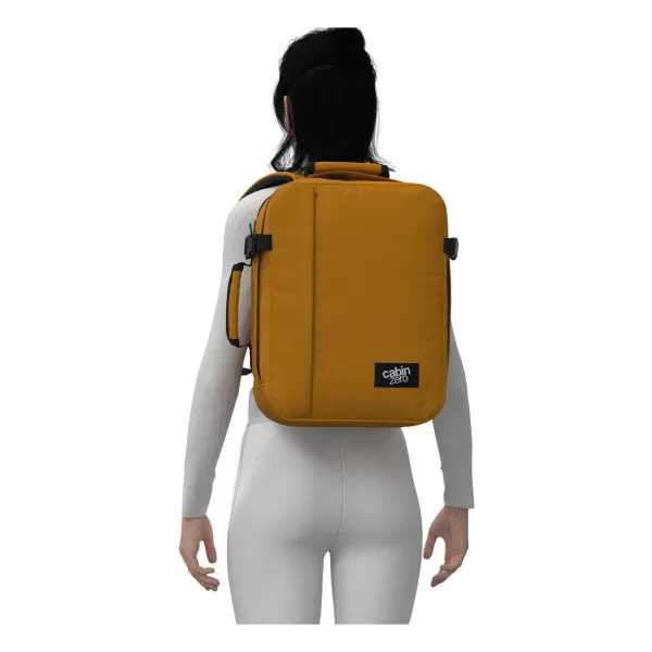  Hátizsák CABINZERO CLASSIC TECH 28L NARANCSOS HIDEG 