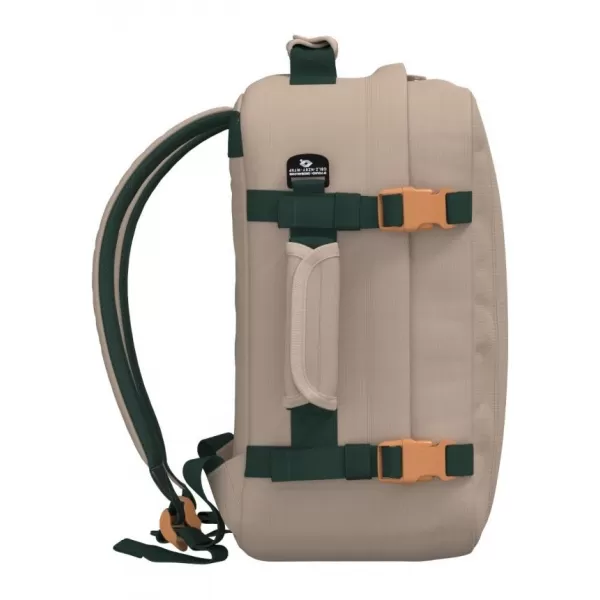  Hátizsák CABINZERO CLASSIC 28L HAGYMÁS HOMOK 