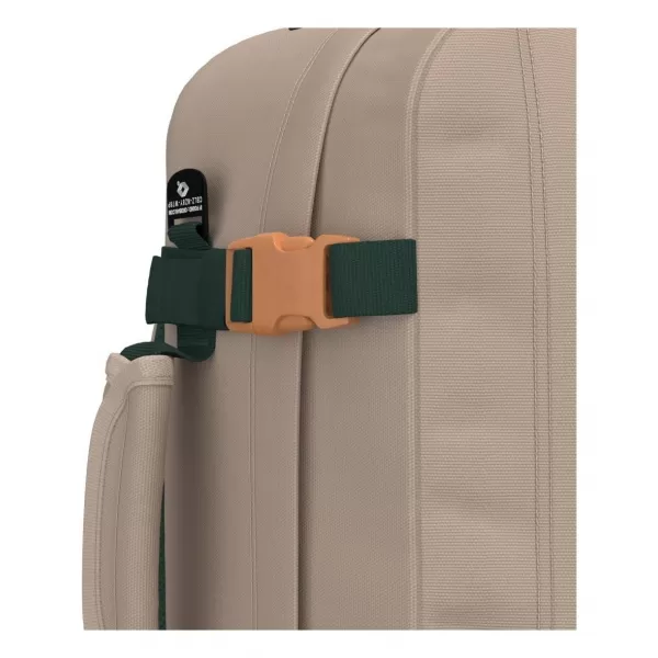  Hátizsák CABINZERO CLASSIC 28L HAGYMÁS HOMOK 