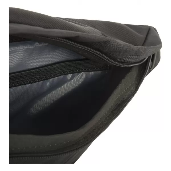  Vese CABINZERO CLASSIC HIP PACK 2L FEKETE HOMOK 