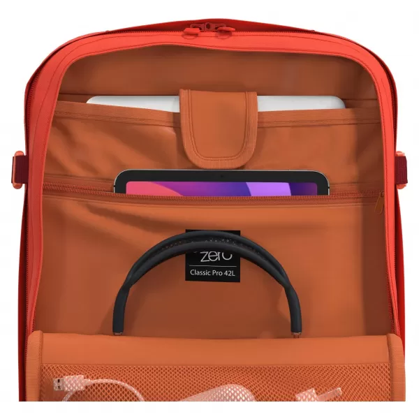  Hátizsák CABINZERO CLASSIC PRO 32L PARADICSOMFESZTIVÁL 