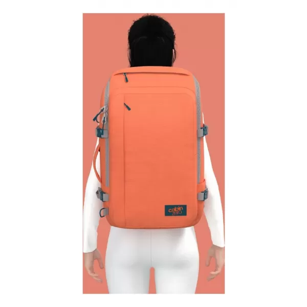  Hátizsák CABINZERO ADV 42L MAROKKÓI HOMOK 