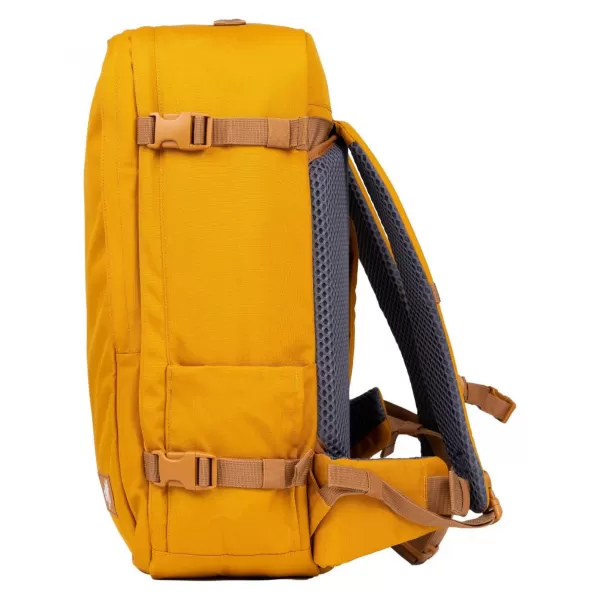  Hátizsák CABINZERO CLASSIC PRO 42L NARANCSOS HIDEG 
