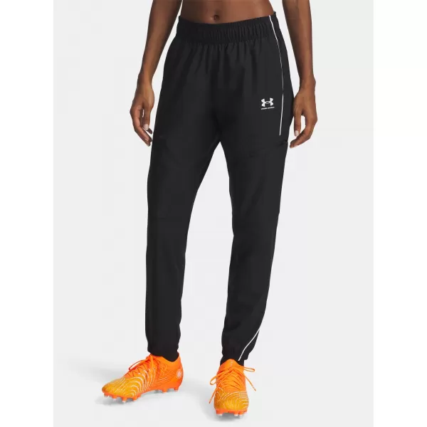  Női sportnadrág UNDER ARMOUR UA W CHALLENGER WARMUP PANTS 6004076-001 FEKETE 