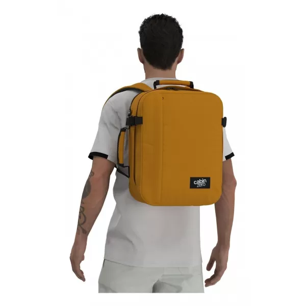 Hátizsák CABINZERO CLASSIC TECH 28L NARANCSOS HIDEG 