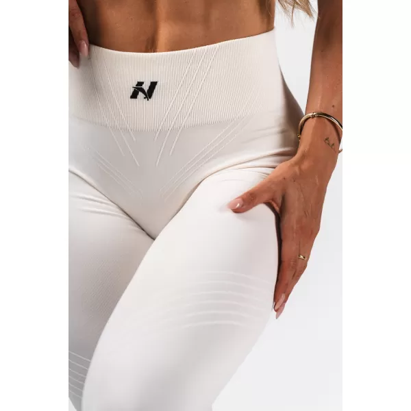  Varrás nélküli, maximum push-up leggings formázása FLOW SEAMLESS 497 CREAM Nebbia 