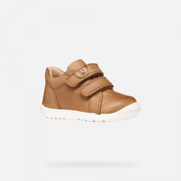  Fiú tornacipő GEOX MACCHIA B254NB000CLC6627 VILÁGOSBARNA 