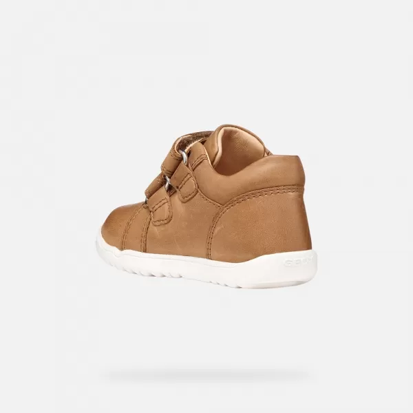 Fiú tornacipő GEOX MACCHIA B254NB000CLC6627 VILÁGOSBARNA 