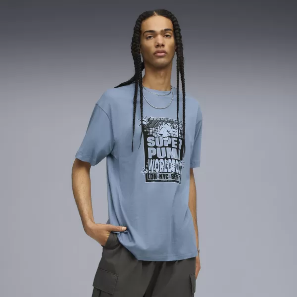 Férfi póló PUMA GRAPHIC WORLD TOUR TEE 632112-34 HIDEG KÉK 