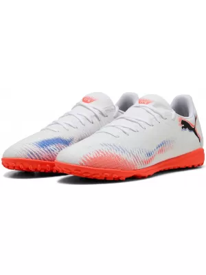 Csizma PUMA FUTURE 8 PLAY TT 108605-01 WHITE/ FEHÉR/PUMA FEKETE/VILÁGÍTÓ VÖRÖS