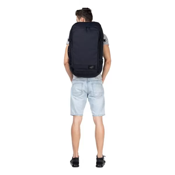  Hátizsák CABINZERO Adventure Pro 42L TELJESEN FEKETE 