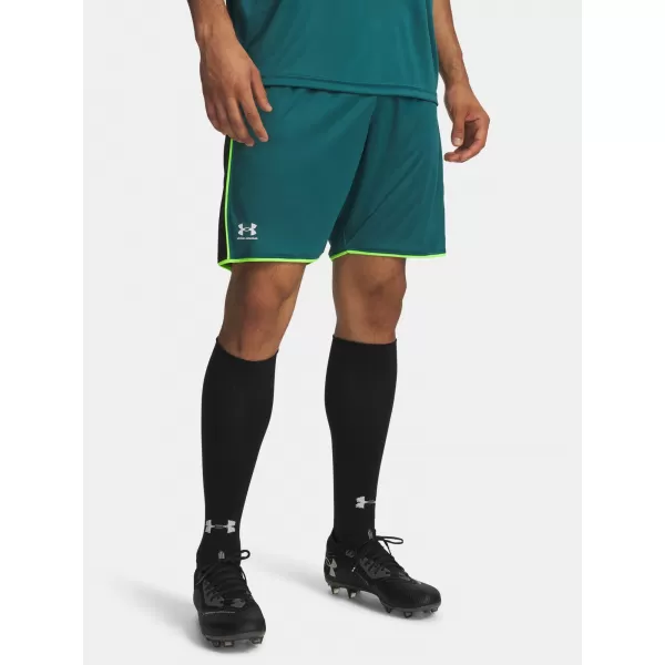  Férfi rövidnadrág UNDER ARMOUR 6009896-338 ZÖLD 