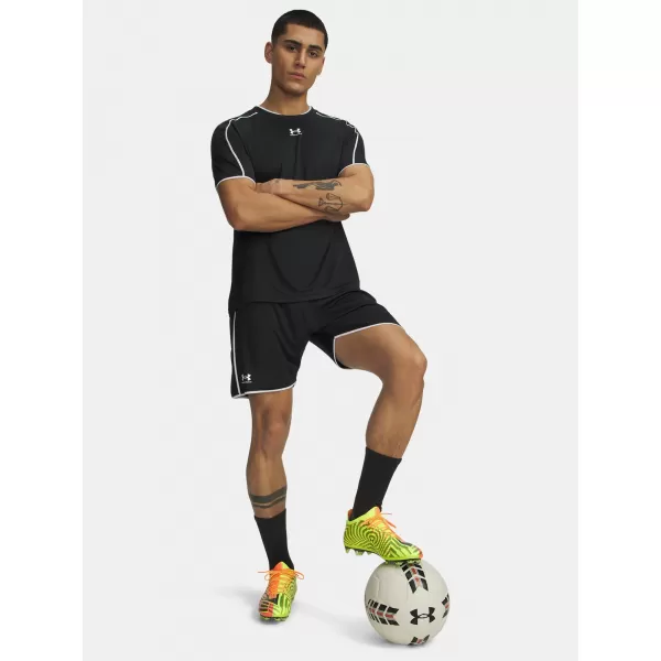  Férfi rövidnadrág UNDER ARMOUR M CHALLENGER TRAIN SHORT 6009896-001 FEKETE 