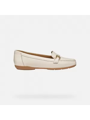 Női mokaszinok GEOX ANNYTAH MOC G012825 TEJSZÍNES