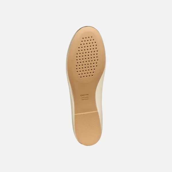  Női mokaszinok GEOX NEW PALMARIA G012922 ARANYSÁRGA 