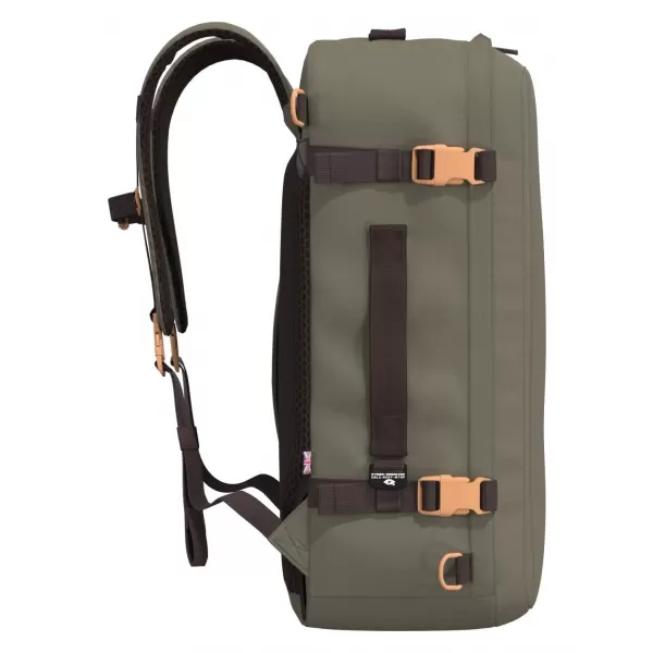  Hátizsák CABINZERO Classic Plus 42L SZÜRKE LÁP 