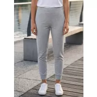 Szürke