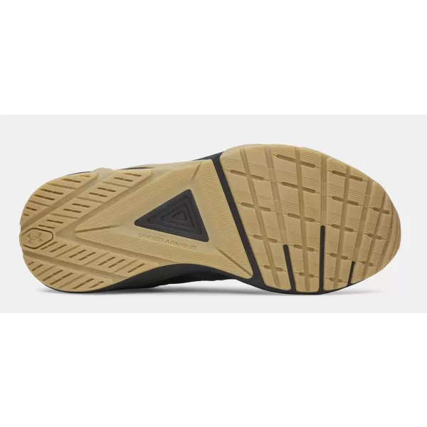  Férfi cipők UNDER ARMOUR UA CHARGED COMMIT TR 5 FEKETE 