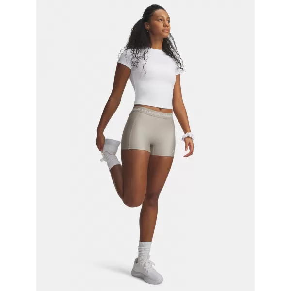  Női rövidnadrág UNDER ARMOUR HEATGEAR SHORTY 6010725-203 BARNA 