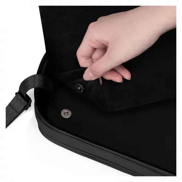  Tartály HEYS Pawsenger Pet Carrier FEKETE 