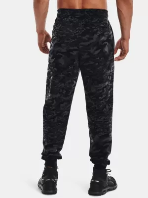 Férfi melegítőnadrág UNDER ARMOUR RIVAL FLC CAMO SCRIPT JGR 1366313-001 FEKETE