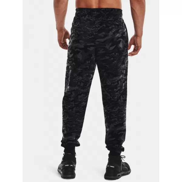 Férfi melegítőnadrág UNDER ARMOUR RIVAL FLC CAMO SCRIPT JGR 1366313-001 FEKETE 