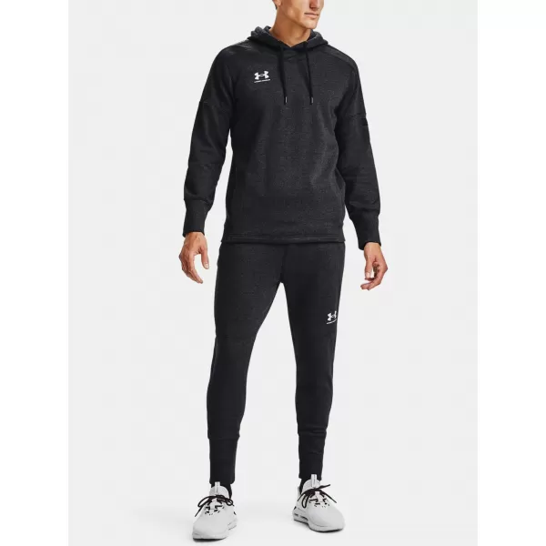  Férfi pulóver UNDER ARMOUR ACCELERATE OFF-PITCH HOODIE 1356763-001 FEKETE 