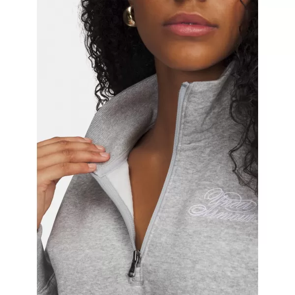  Női pulóver UNDER ARMOUR RIVAL FLEECE SCRIPT HZ 6012292-011 SZÜRKE 