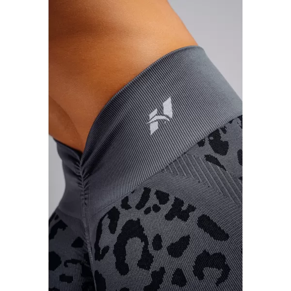  Kompressziós push-up leggings leopárdmintával NEBBIA PRIMAL 849 FEKETE LEOPÁRD 