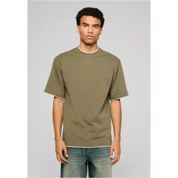  Férfi póló URBAN CLASSICS TB029A-00824 OLÍVA/FEHÉR 