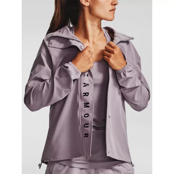  Női kabát UNDER ARMOUR RECOVER WOVEN JACKET 1351928-585 LILA 