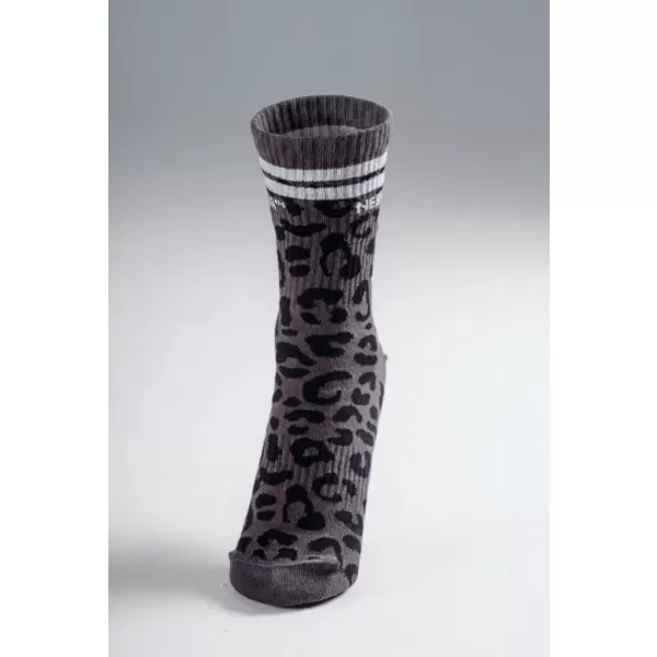  Legénységi zokni leopárdmintával NEBBIA PRIMAL 106 FEKETE LEOPÁRD 