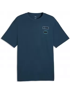 Férfi póló PUMA GRAPHICS RELAXED STACKED TEE 69436836 ÉJFÉLI BENZIN