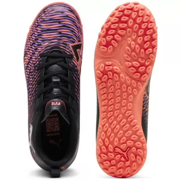  Gyermek gyep PUMA FUTURE 8 PLAY TT JR 108396-01 FEKETE/FEHÉR/VILÁGÍTÓ VÖRÖS 