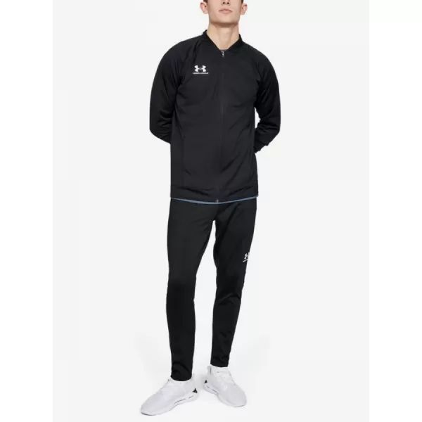  Férfi dzseki UNDER ARMOUR CHALLENGER III JACKET 1343919-001 FEKETE 