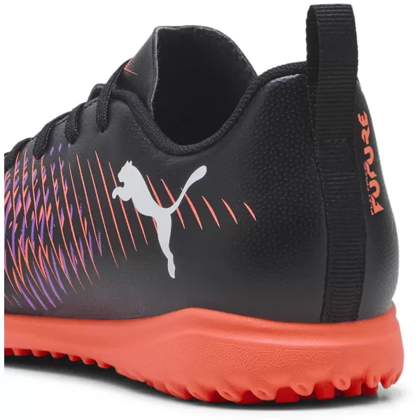  Gyermek gyep PUMA FUTURE 8 PLAY TT JR 108396-01 FEKETE/FEHÉR/VILÁGÍTÓ VÖRÖS 