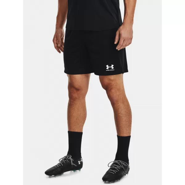  Férfi rövidnadrág UNDER ARMOUR CHALLENGER CORE SHORT 1372691-001 FEKETE 