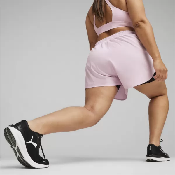  Női rövidnadrág PUMA RUN FAV WOVEN 2IN1 SHORT W 523181-60 FEKETE 