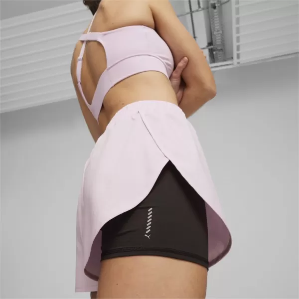  Női rövidnadrág PUMA RUN FAV WOVEN 2IN1 SHORT W 523181-60 FEKETE 