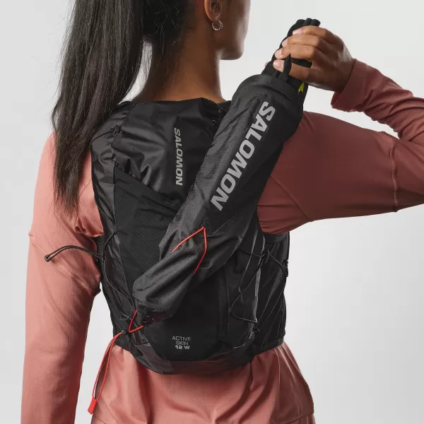  Női hátizsák SALOMON ACTIVE SKIN 12 WOMEN SET LC2178600 FEKETE/FÉM 