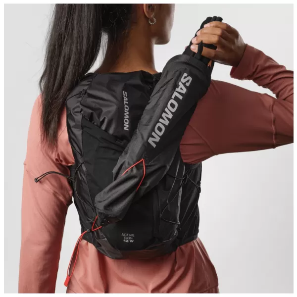  Női hátizsák SALOMON ACTIVE SKIN 12 WOMEN SET LC2178600 FEKETE/FÉM 